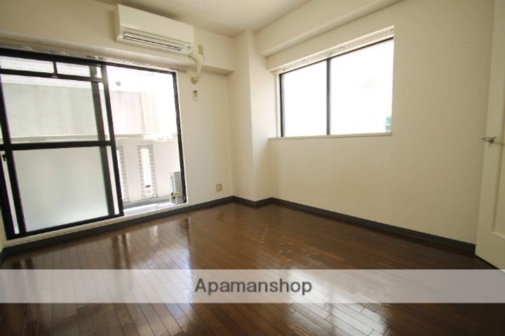 アヴィタシヨン曽根403の居間