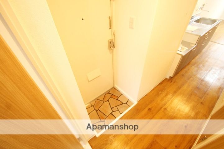 大阪府豊中市岡町北3丁目の賃貸マンション104の玄関