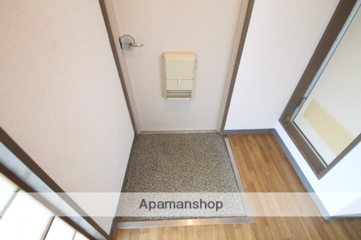 シャトー錦州201の玄関