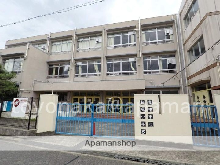 大阪府豊中市中桜塚3丁目の賃貸マンションの周辺