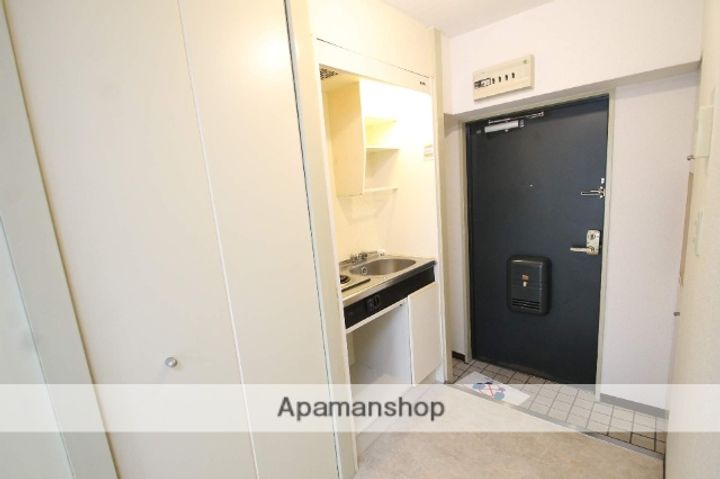 シャルマンフジ服部壱番館302.の玄関