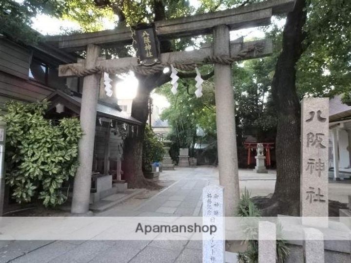 アヴァンセエストの周辺