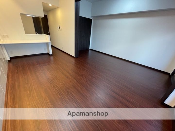 ディームス福島の居間