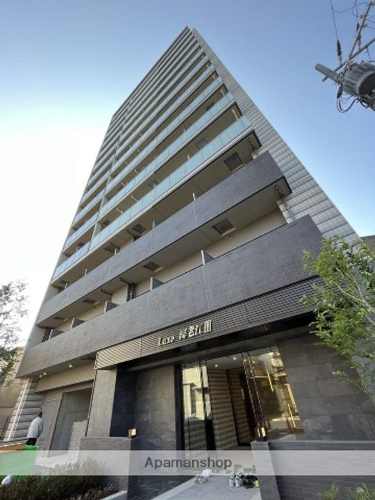 ワールドアイ梅田WESTの外観