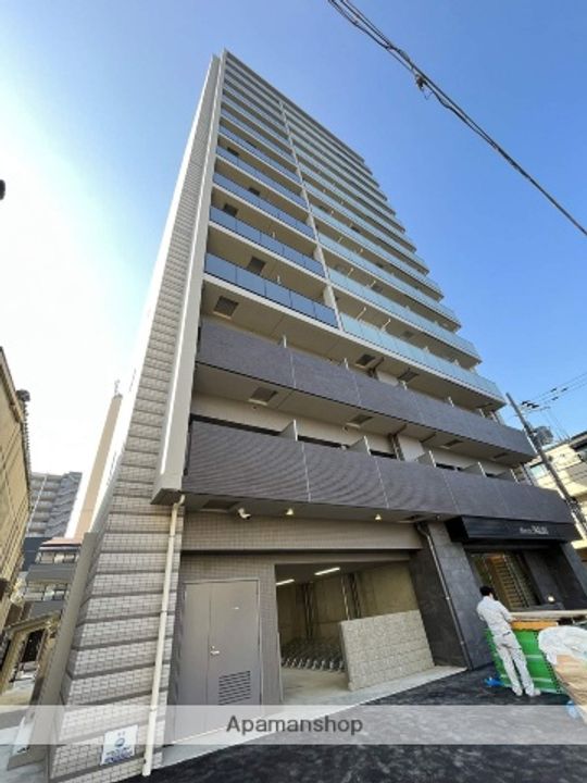 ワールドアイ梅田WESTの外観