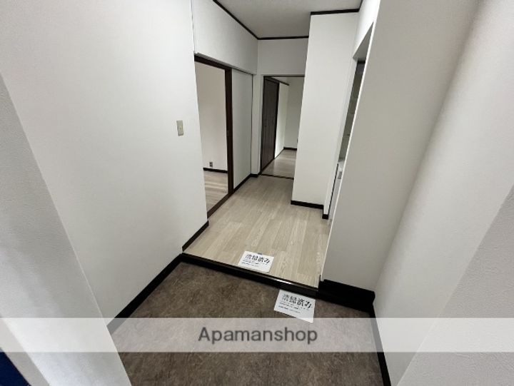 第一東洋マンションの玄関