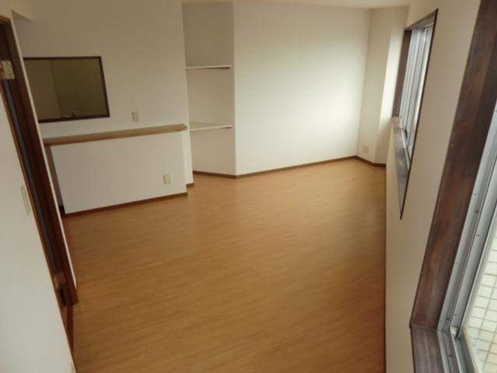 GMビル第三の居間