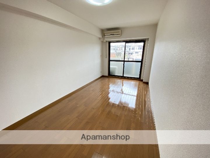 オーキッドコートの居間