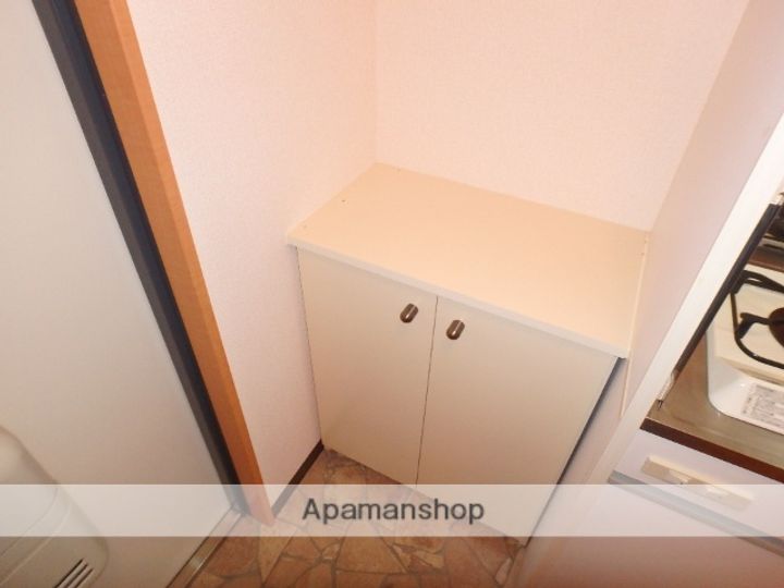 大阪府枚方市津田駅前1丁目の賃貸マンションの玄関