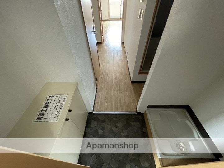 大阪府寝屋川市松屋町の賃貸マンションの玄関