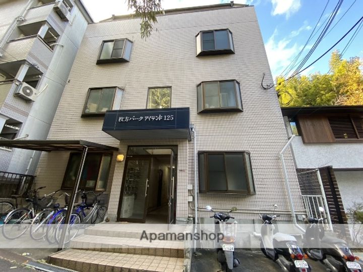 大阪府枚方市枚方元町の賃貸マンションの外観