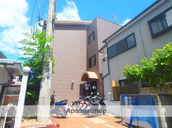 マンション渚の外観