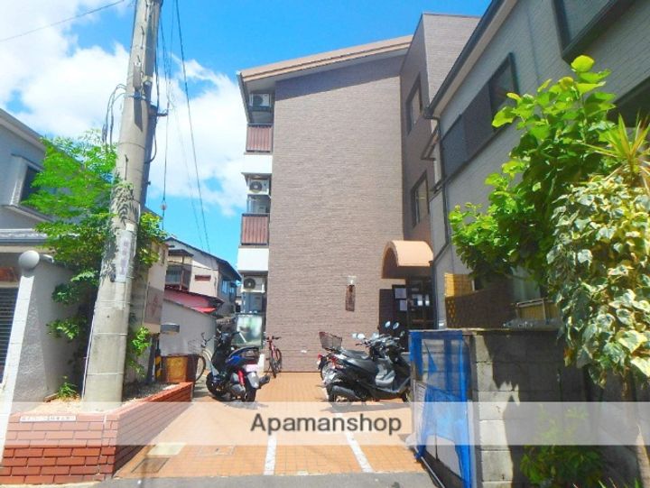マンション渚の外観