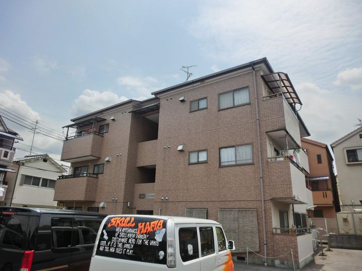 大阪府寝屋川市黒原橘町の賃貸マンションの外観