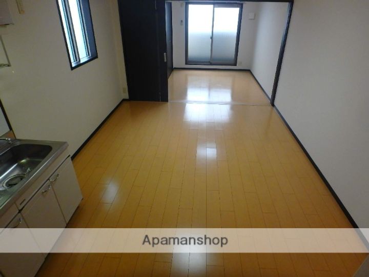 グランシール Ⅱ番館の居間