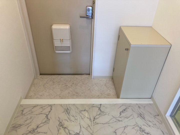 カサグランデ守口の玄関