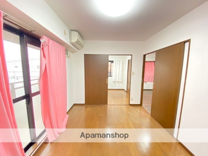 レインフォレストの内装