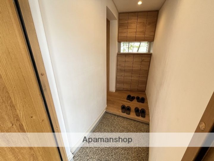 大阪府交野市私部南4丁目(一戸建)の賃貸物件の玄関