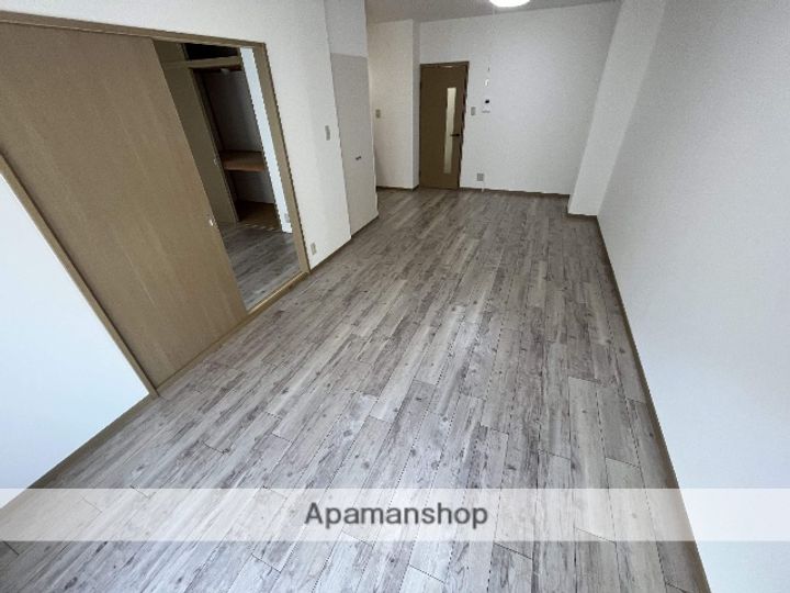 ファミール岸和田の居間