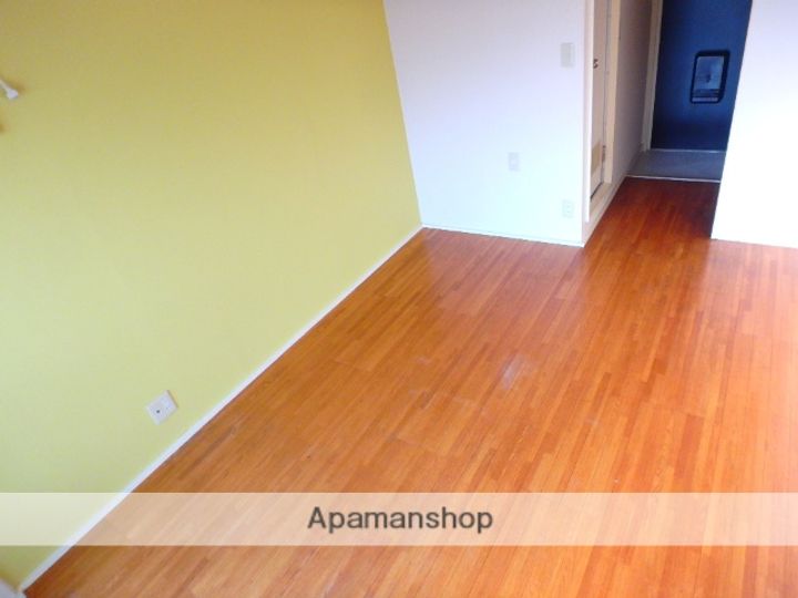 プレイズドールアサヒの居間