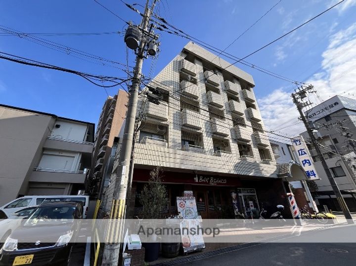 マルエス楠葉マンションの外観