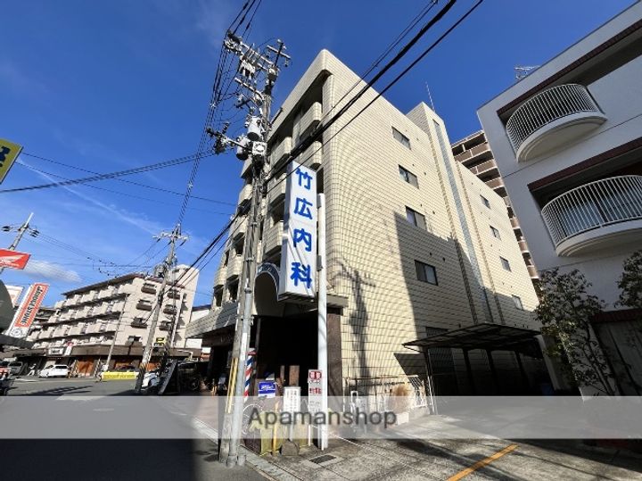 マルエス楠葉マンションの外観