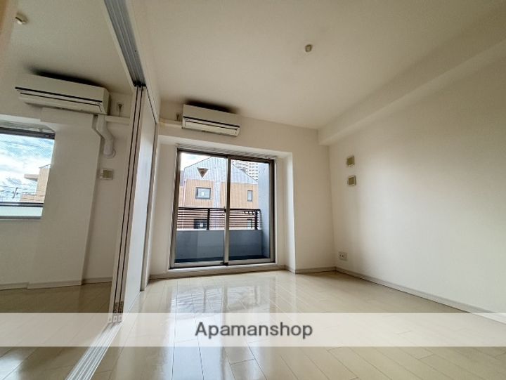 STORKRESIDENCE南楠葉の居間