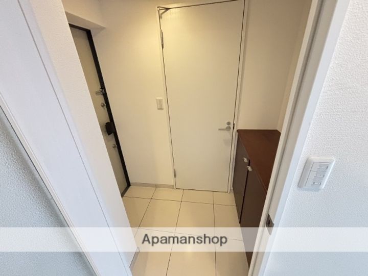 STORKRESIDENCE南楠葉の玄関