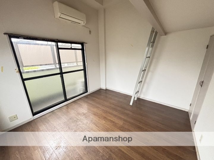 エステート明和Ⅱの居間