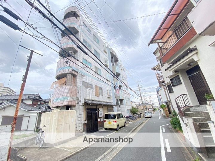 ロイヤルハイツの外観