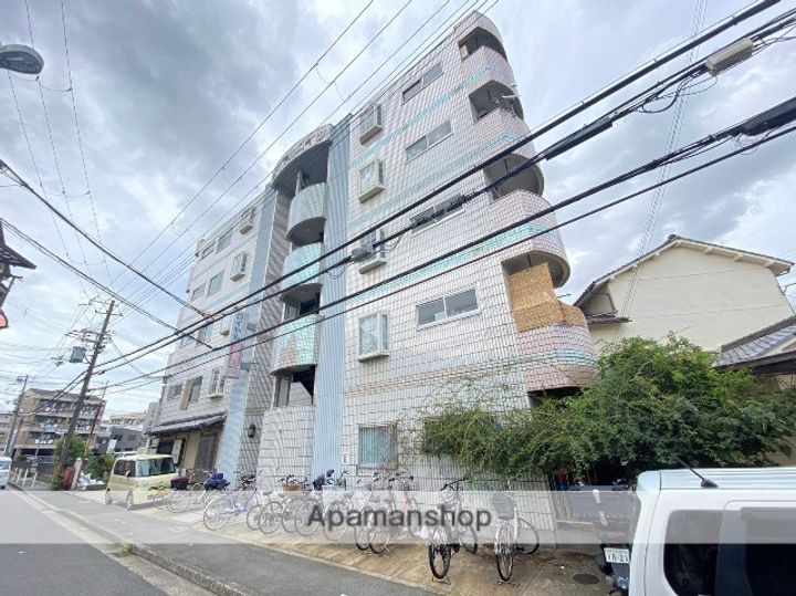 ロイヤルハイツの外観