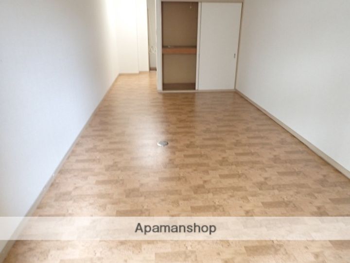 サンプラザ新橋の居間