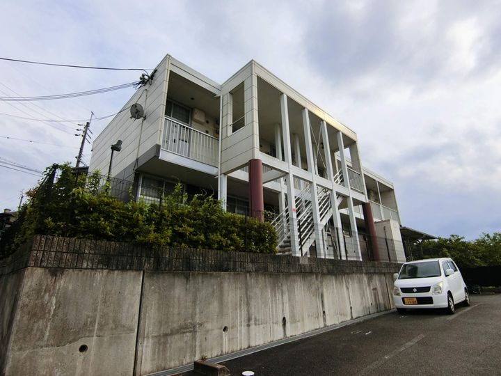 レオパレスモンターニュの外観