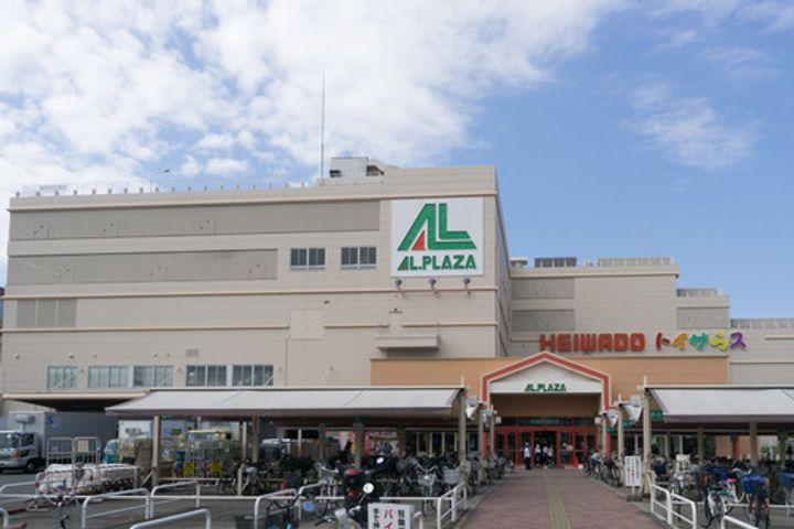 レオパレスヒカリの周辺