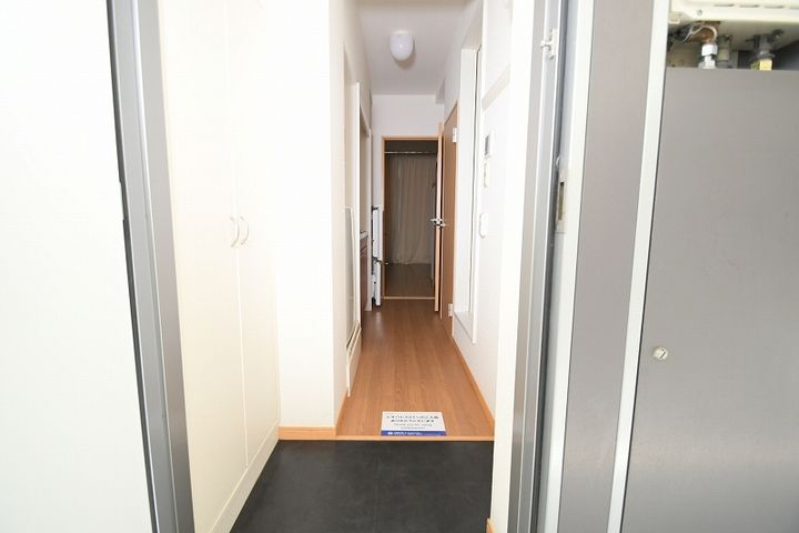 レオパレスひらかたの玄関