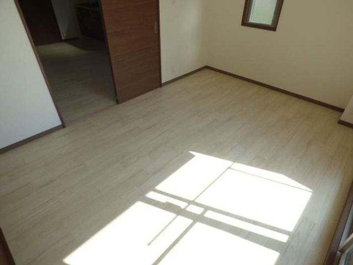 大阪府交野市星田8丁目の賃貸マンションの内装