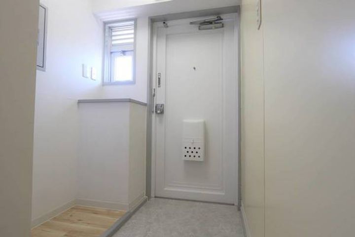 ビレッジハウス春日Ⅰ3号棟0102の玄関