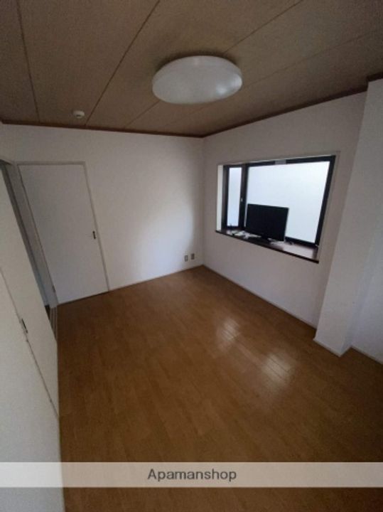 サンライズ堀溝の居間