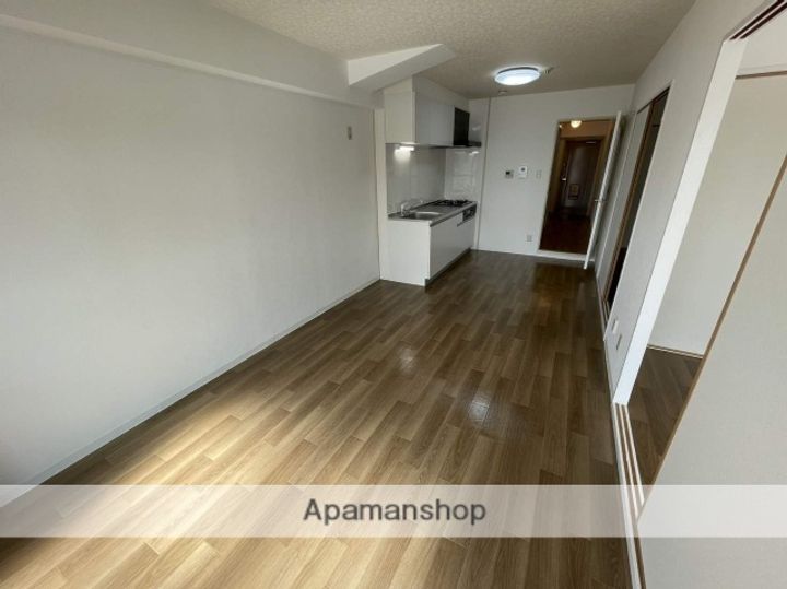 PLUM CITY RESIDENCE NEYAGAWAの居間