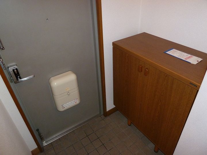 エクセルハイツの玄関