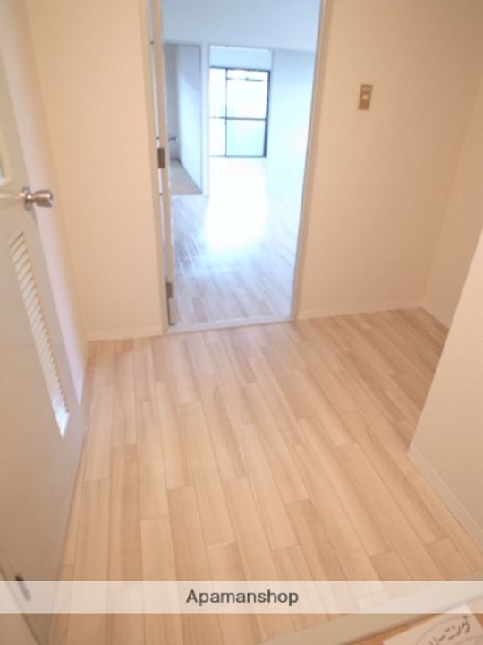 ハピネス48の玄関