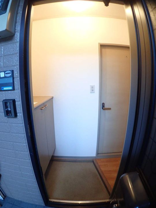 ハイツシャルマンの玄関