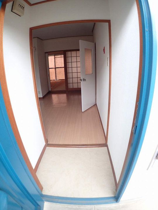 福井マンションの玄関