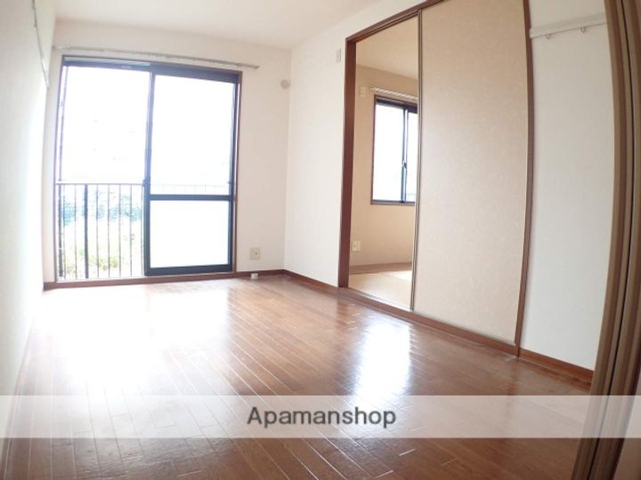 ヴォヌール・ミチのその他画像