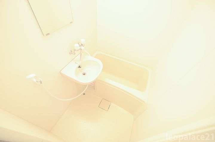 レオパレス夢2番館の風呂