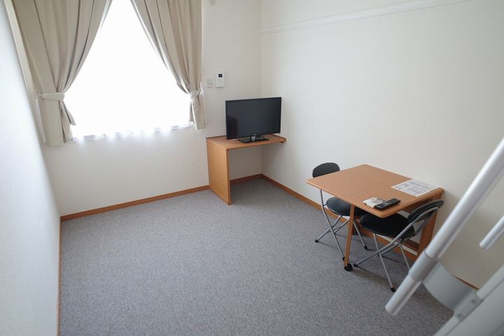 レオパレスセゾンの居間