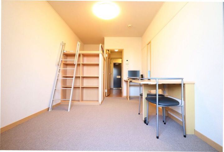 レオパレス銀河の居間