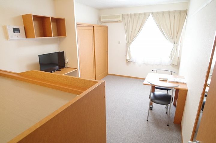 レオパレスフォレストIIの居間