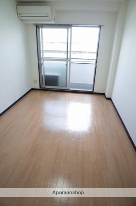 ロータリー門真の居間