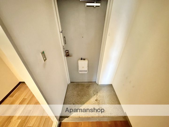 エステート小松の玄関